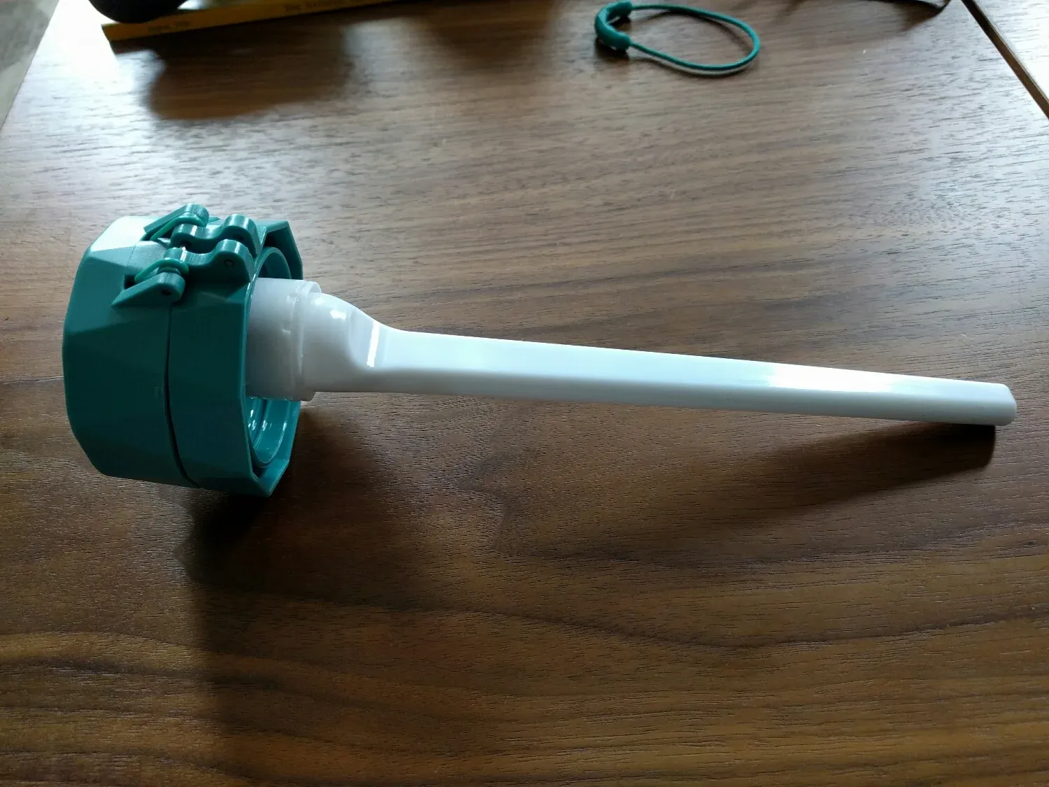 This wand houses all the smarts - but it can't go in the dishwasher.